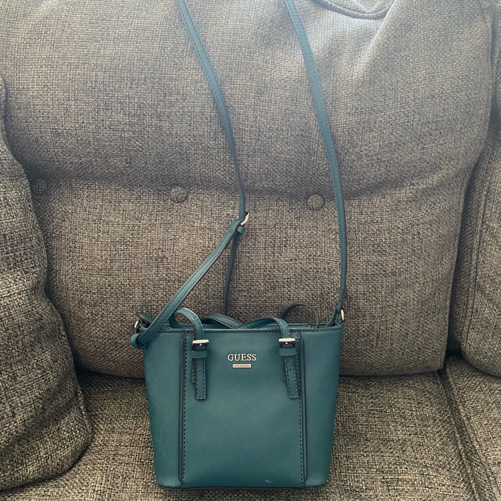 Guess crossbody